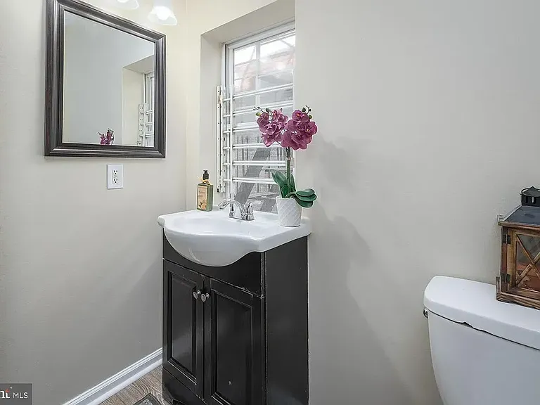2444 Druid Hill Ave — Photo 3