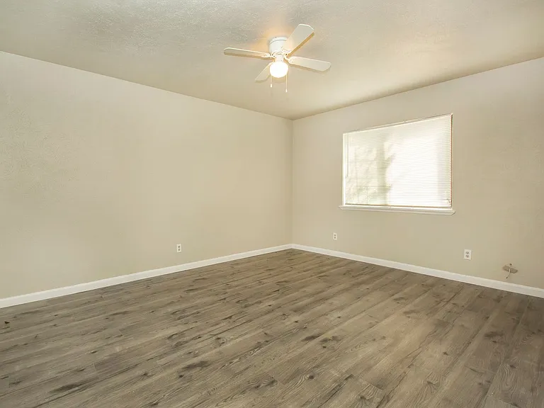 7062 Pineberry Rd — Photo 9