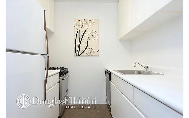 Sold by Douglas Elliman | media 20