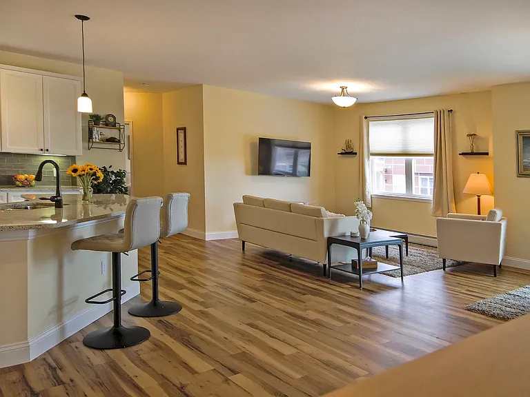 132 Stillwater Ln #5 — Photo 3