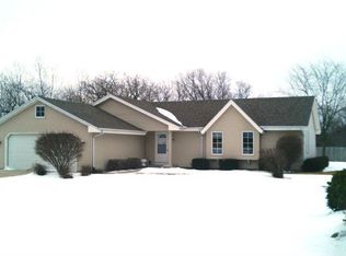 S97W36911 Juniper Ln, Eagle, WI 53119