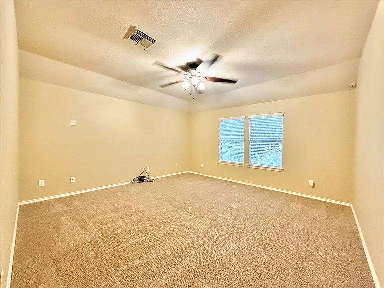 1810 Katlyn Ln — Photo 35