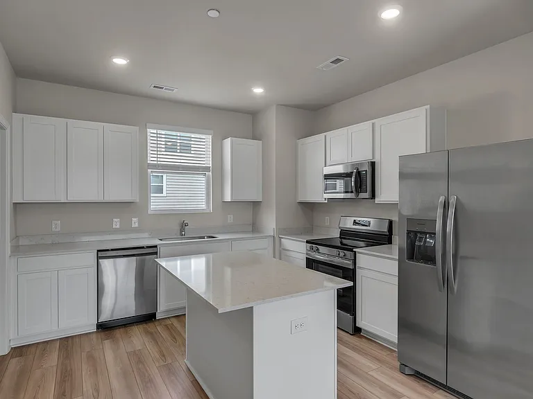 706 Taylor Dr — Photo 6