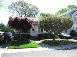 5 Elbert Pl, East Rockaway, NY 11518