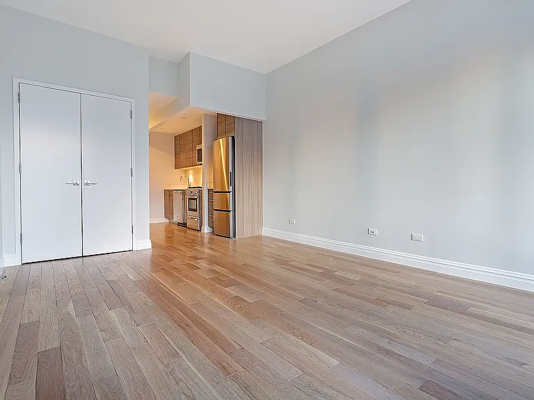 235 W 48th St #12K — Photo 6