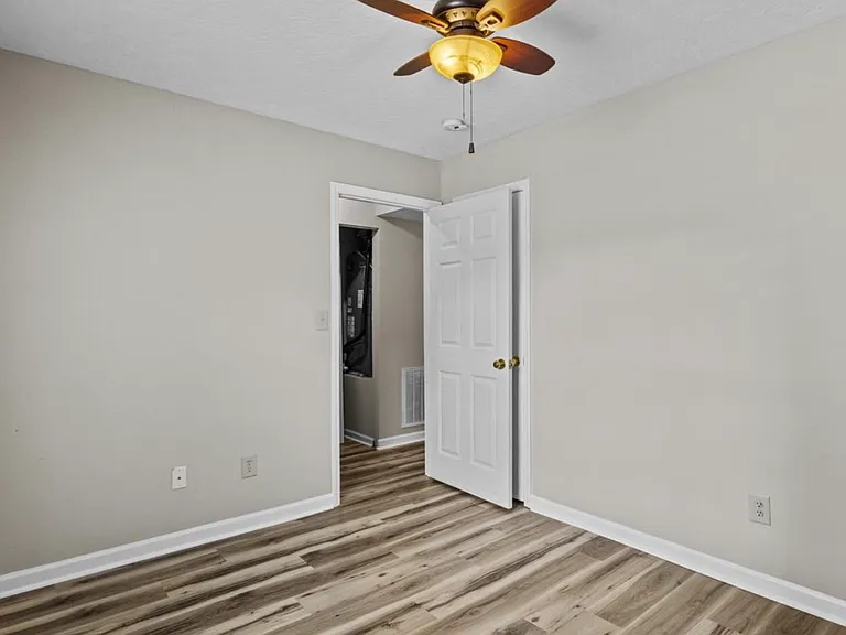3533 Lochdale Ter — Photo 15