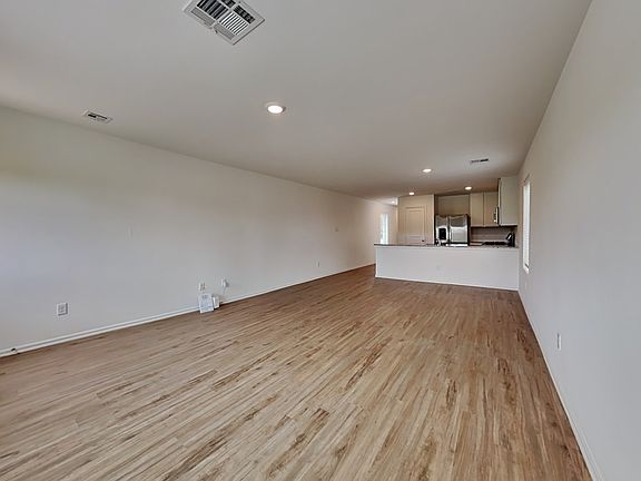4th image of 1832 Wolford Way
