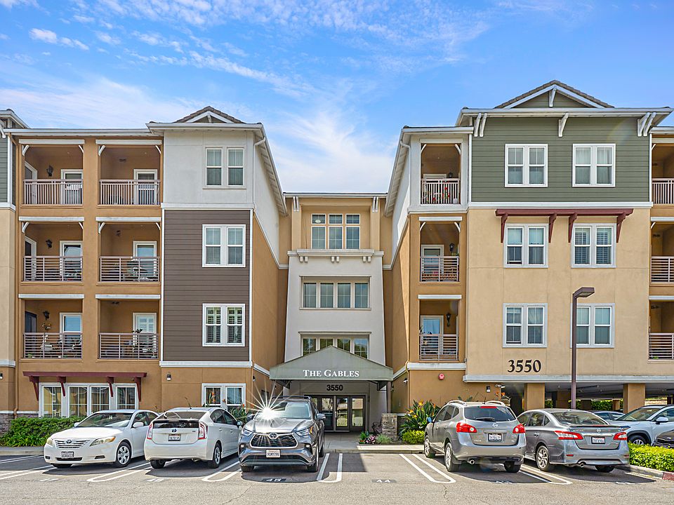 A 55+ Condominium complex consisting of 60 Units on 4 Floors.