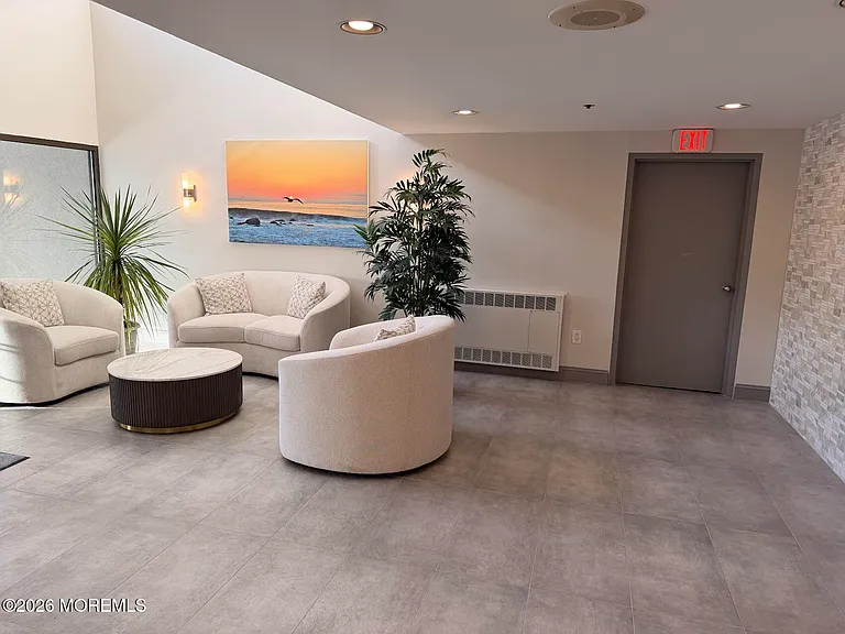 525 Ocean Blvd #405 — Photo 4