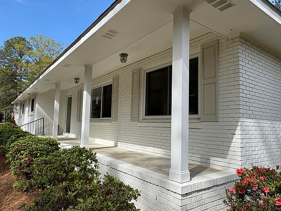 3rd image of 765 Henderson St
