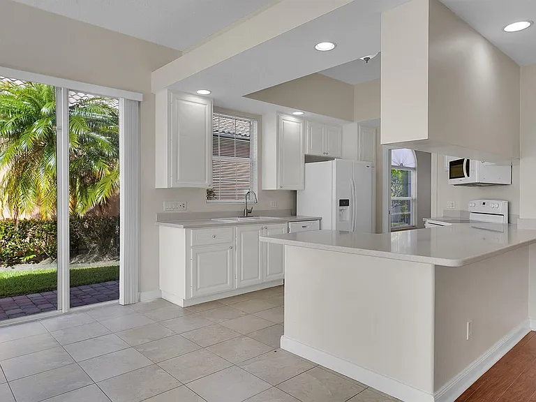 11427 SW Rockingham Dr — Photo 11