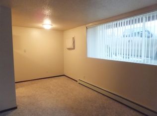 817 N 26th St #12, Bismarck, ND 58501