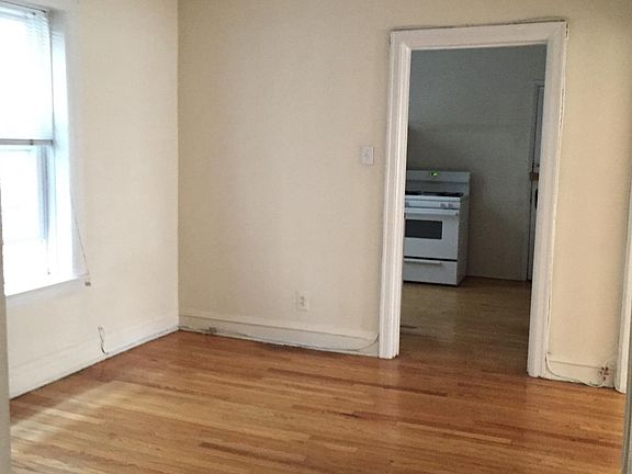 5th image of 4837 N Wolcott Ave #2