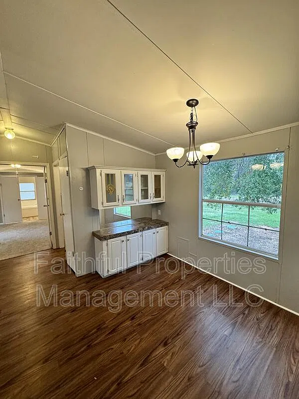 3 bed, 2.0 bath, $1,200 — Photo 4
