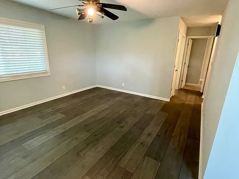 2367 Carnation Dr — Photo 4