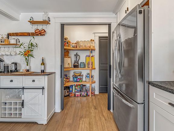 2nd image of 32 Northern Avenue