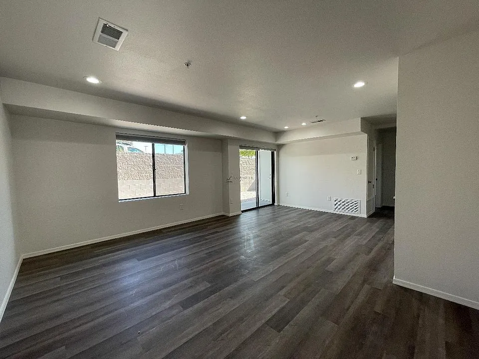 920 Shoofly St