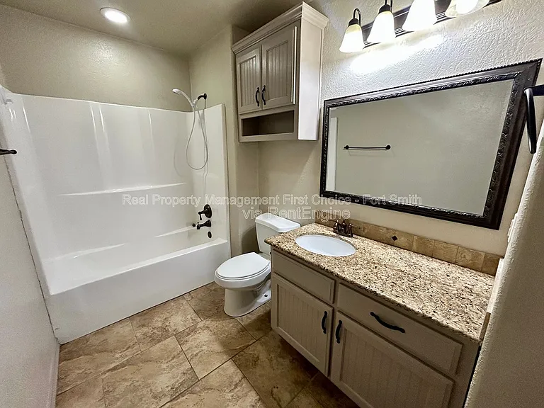4802 S 28th St — Photo 23
