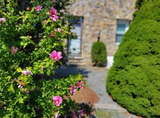 152 Tuckerman Ave APT 16, Middletown, RI 02842