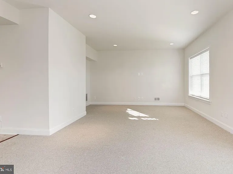 25442 Hopton House Ter — Photo 20