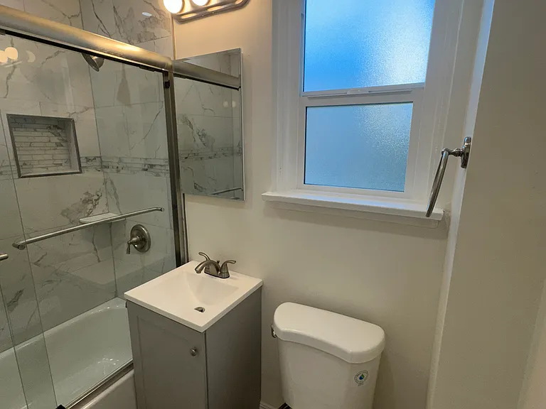 4750 N Lakewood Blvd #B — Photo 4