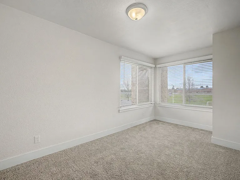 1177 Harrington Ave NE — Photo 16