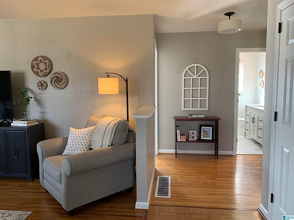 5th image of 2216 Cherry Ln