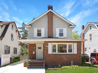 102 E Carpenter St, Valley Stream, NY 11580