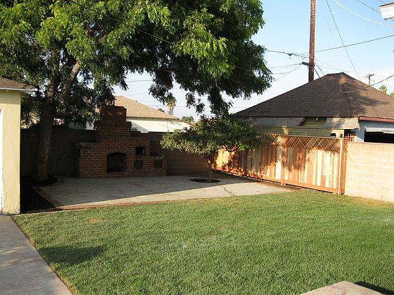 Spacious Private yard