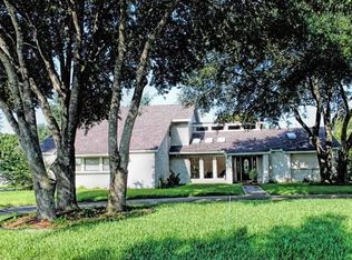 1627 Parkview Dr, Lockhart, TX 78644
