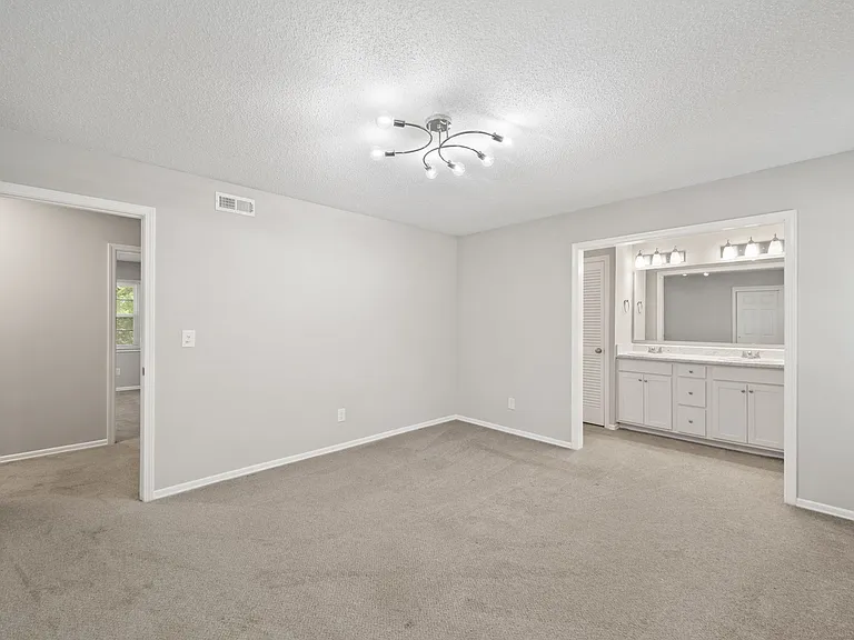 3227 Regents Park Ln #C — Photo 15