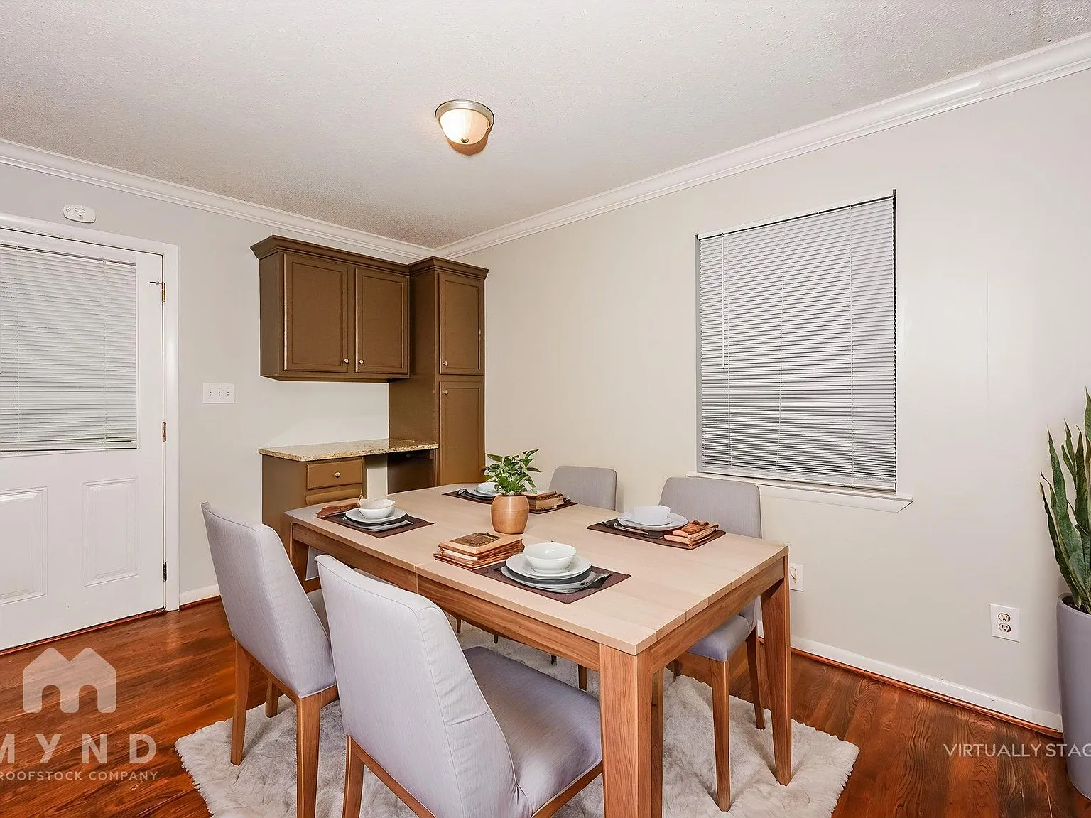 3 bed, 2.0 bath, 1515 sqft, $1,590 — Photo 3