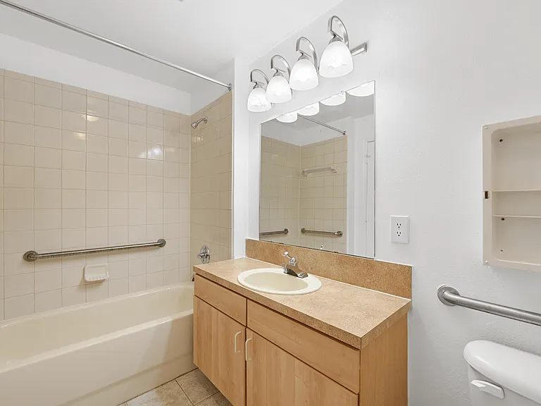 St. Luke's Life Center Apartments — Photo 31