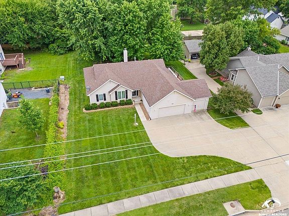 5th image of 1905 Riverridge Rd