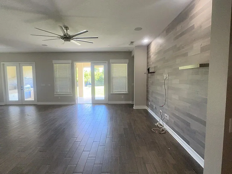 Livings room - View from entrance hallway