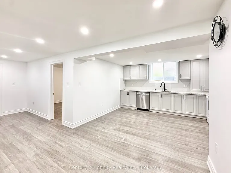 11 Meadowglen Dr — Photo 11