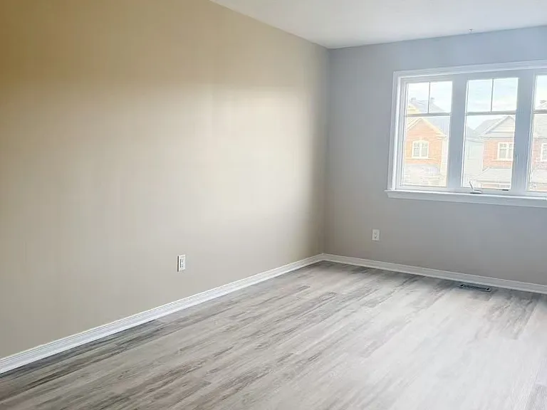212 Losino Cres — Photo 17
