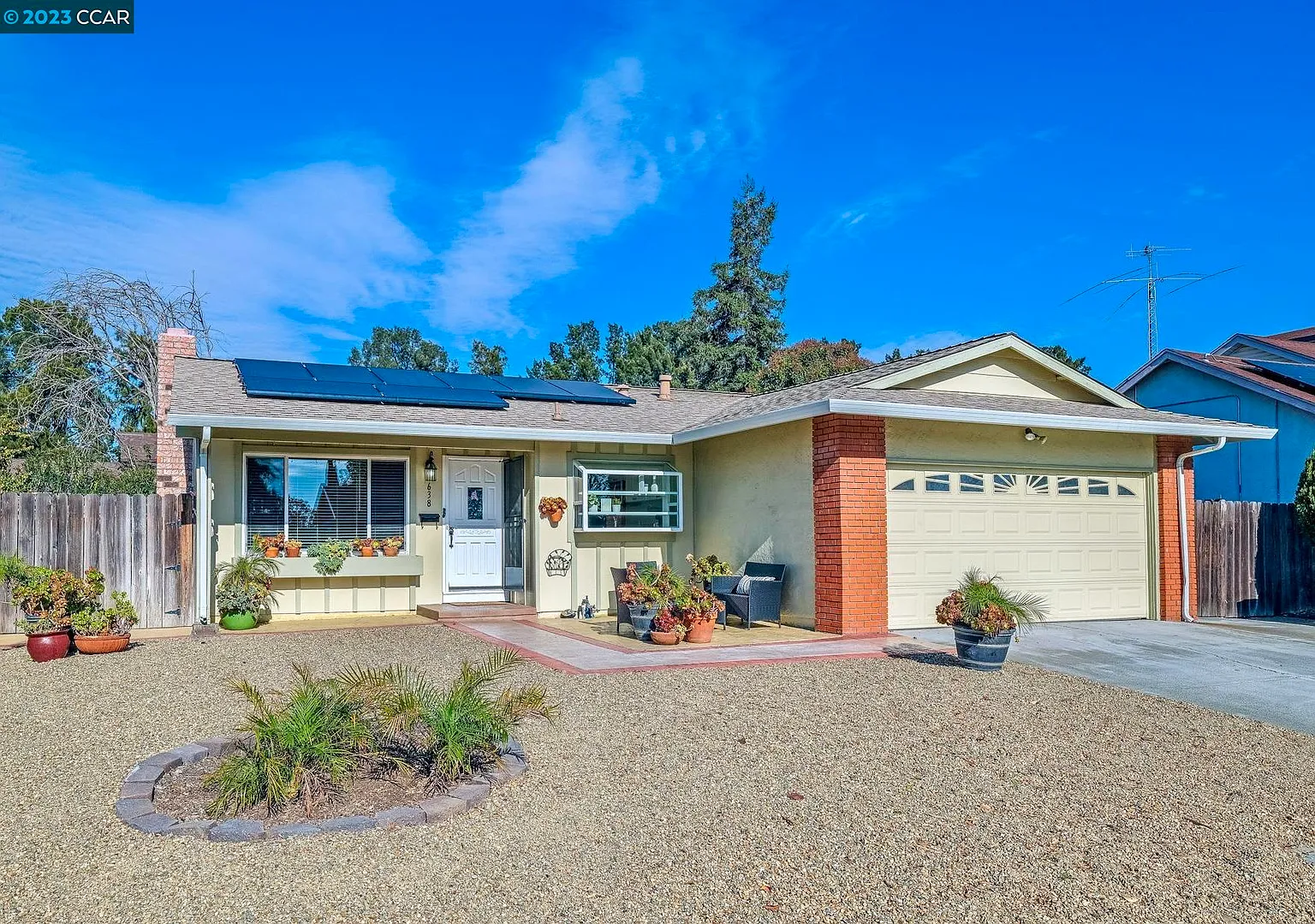 638 Berkeley Way photo 1