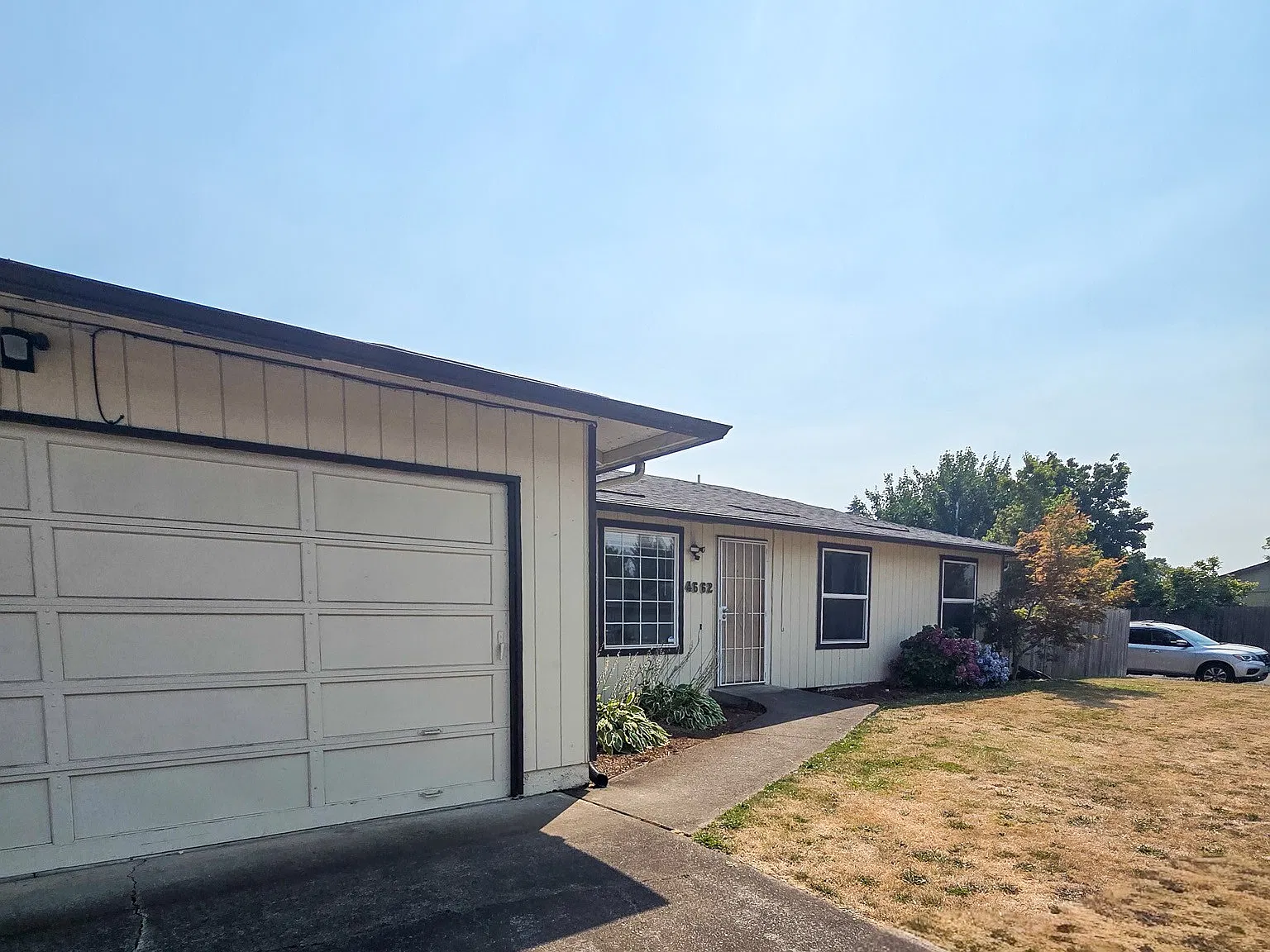 3 bed, 1.5 bath, 1760 sqft, $2,125 — Photo 2