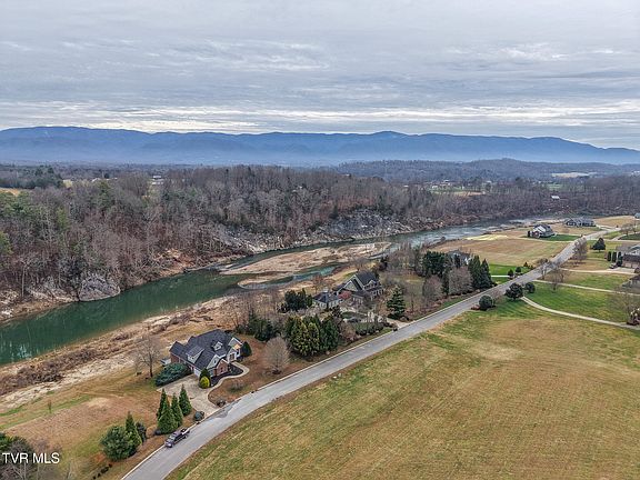 5th image of 773 Waterstone Cir