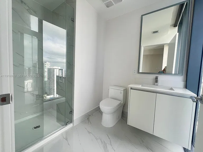 700 NE 24th St #3501 — Photo 6