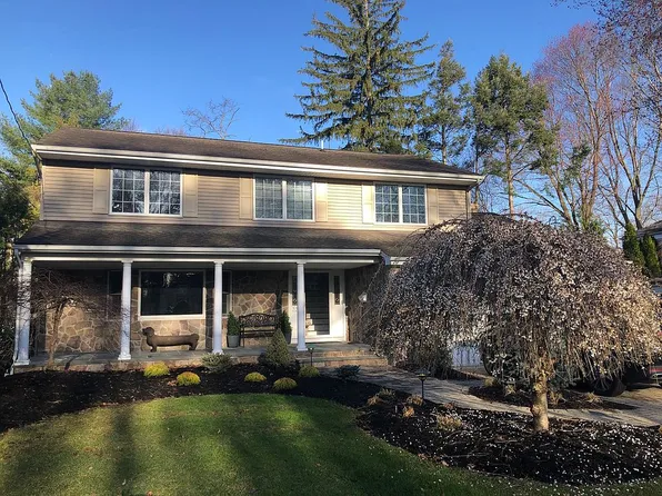 33 Morton Dr, Ramsey, NJ 07446