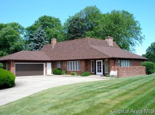 211 Illini Dr, Galesburg, IL