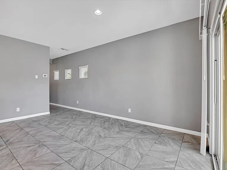 6789 Dragonfly Rock St — Photo 30