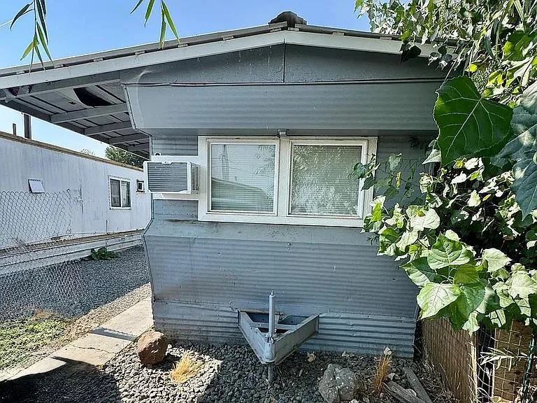 102 E California St — Photo 13