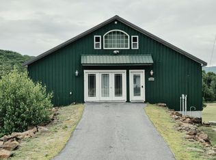 432 Auburn Rd, Peru, ME 04290