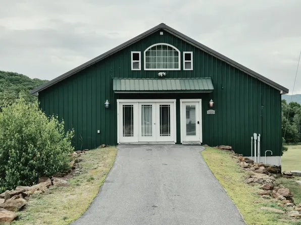432 Auburn Road, Peru, ME 04290