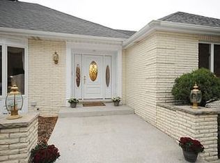 3011 38th St, Oak Brook, IL 60523