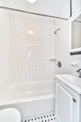 Rented by Living New York | media 5