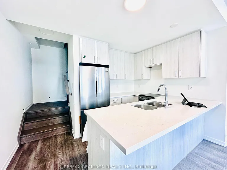 105 Matawin Ln — Photo 3